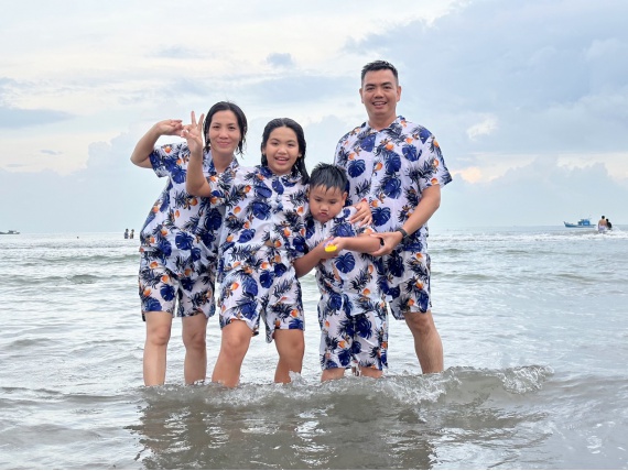 ĐỒNG PHỤC BIỂN MẪU ĐÀO TRẮNG