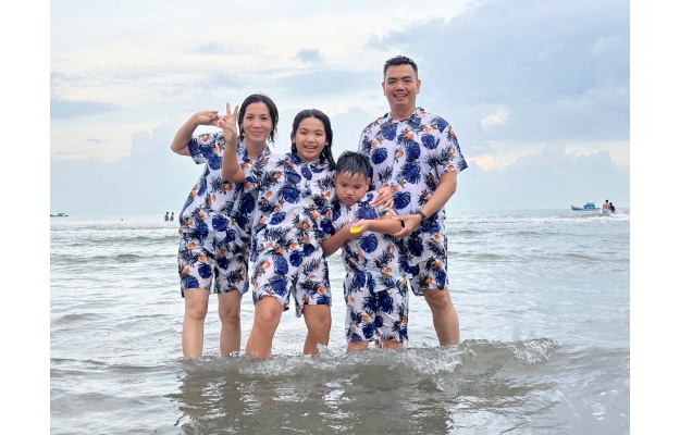 ĐỒNG PHỤC BIỂN MẪU ĐÀO TRẮNG